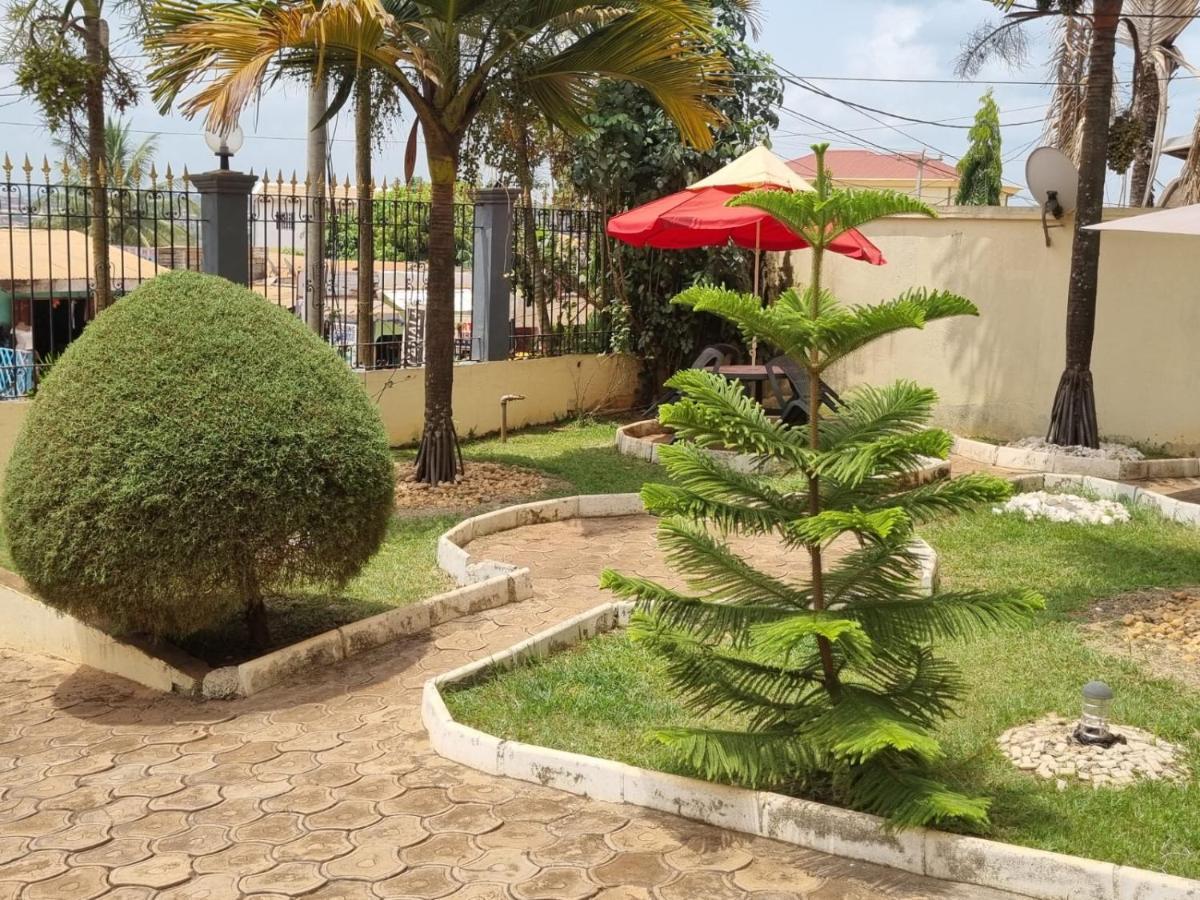 Appart Hotel Mireille Yaoundé Esterno foto