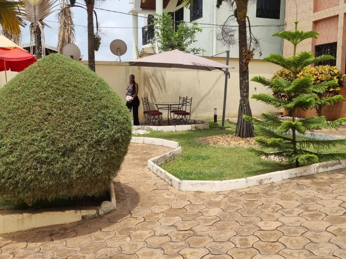 Appart Hotel Mireille Yaoundé Esterno foto