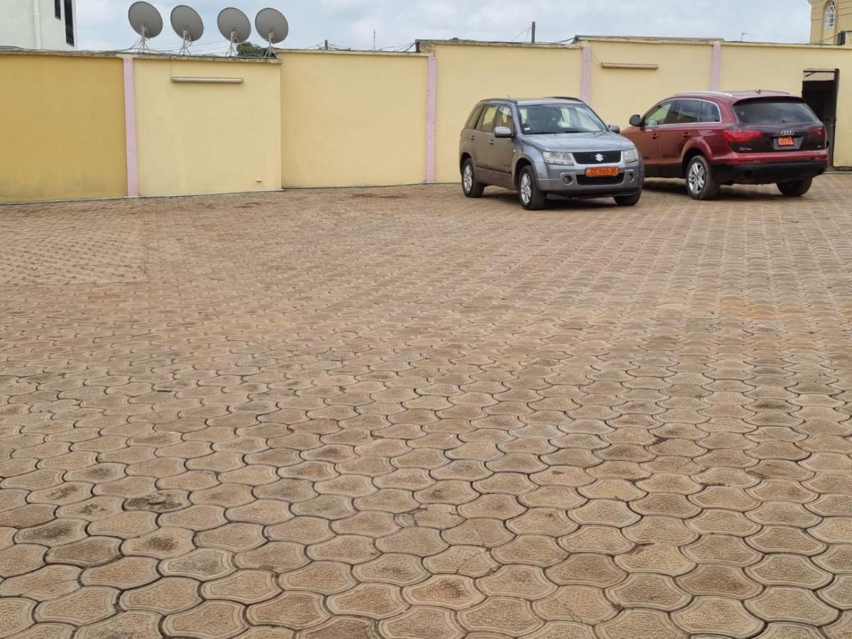 Appart Hotel Mireille Yaoundé Esterno foto