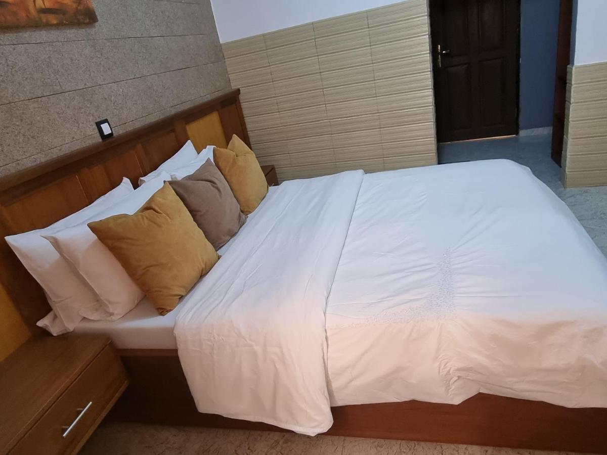 Appart Hotel Mireille Yaoundé Esterno foto
