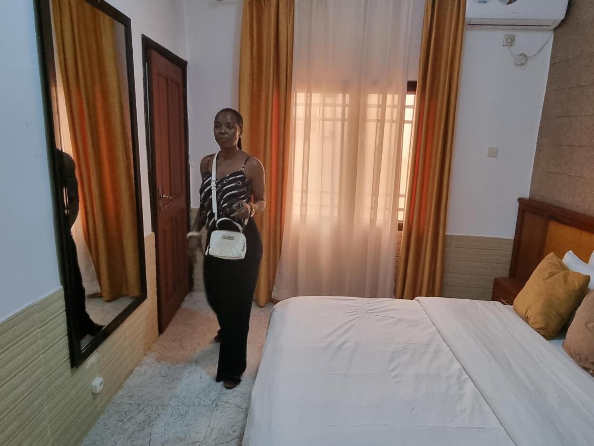 Appart Hotel Mireille Yaoundé Esterno foto