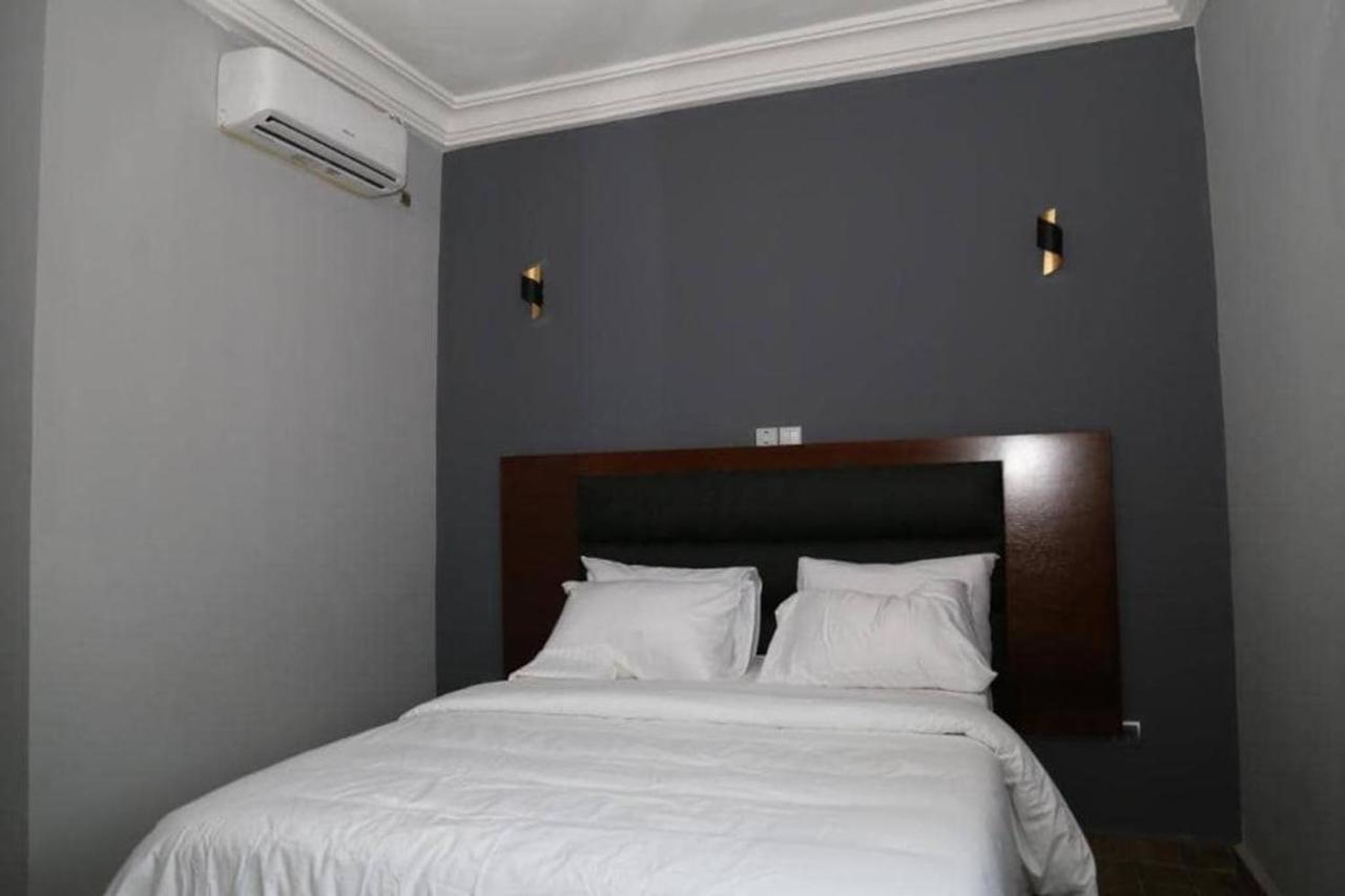 Appart Hotel Mireille Yaoundé Esterno foto