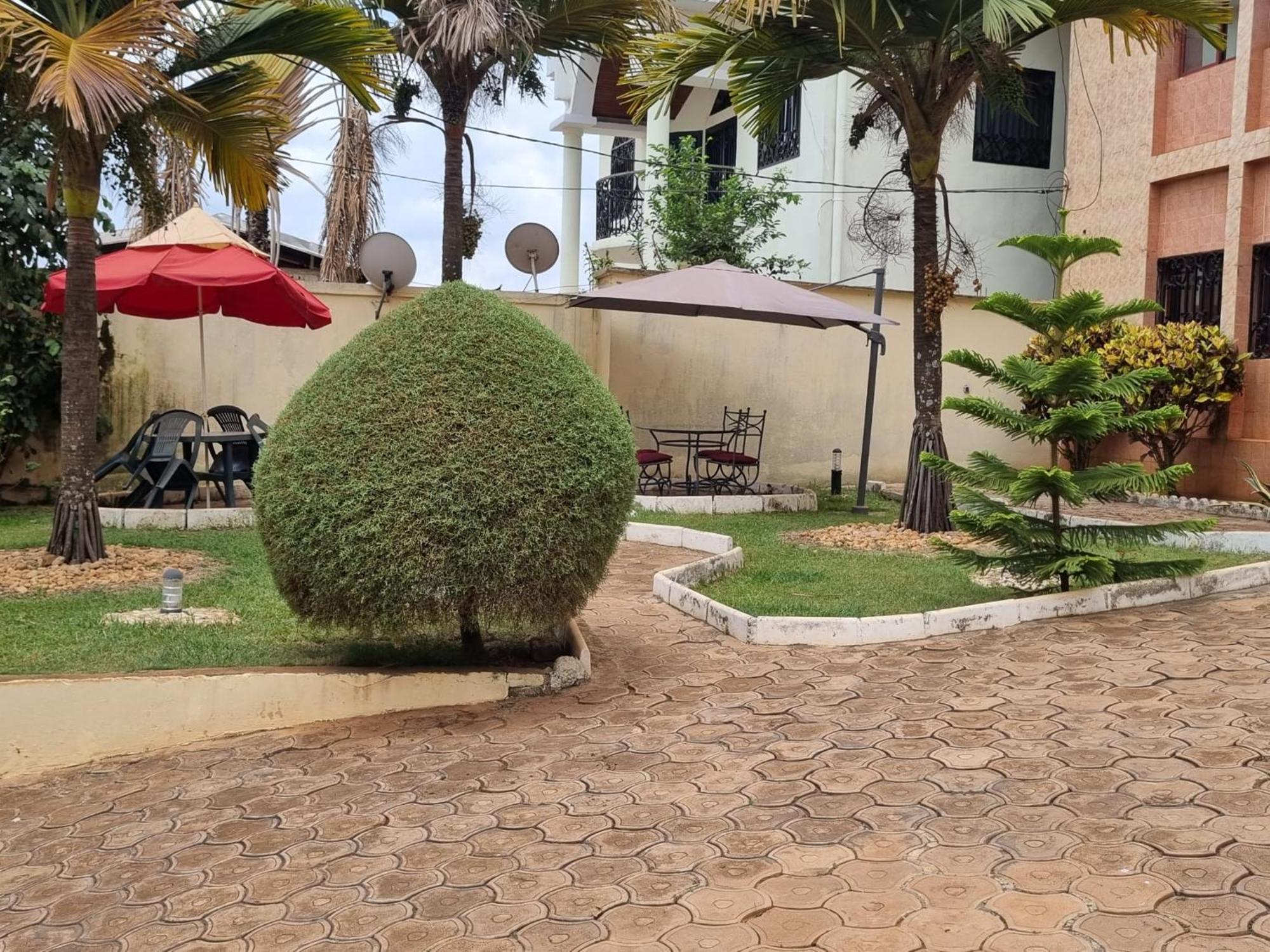 Appart Hotel Mireille Yaoundé Esterno foto