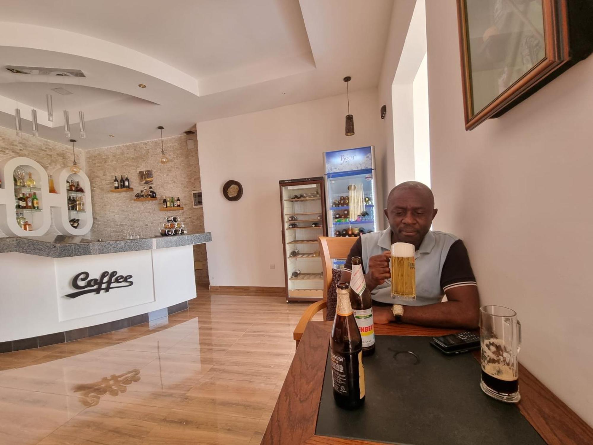 Appart Hotel Mireille Yaoundé Esterno foto