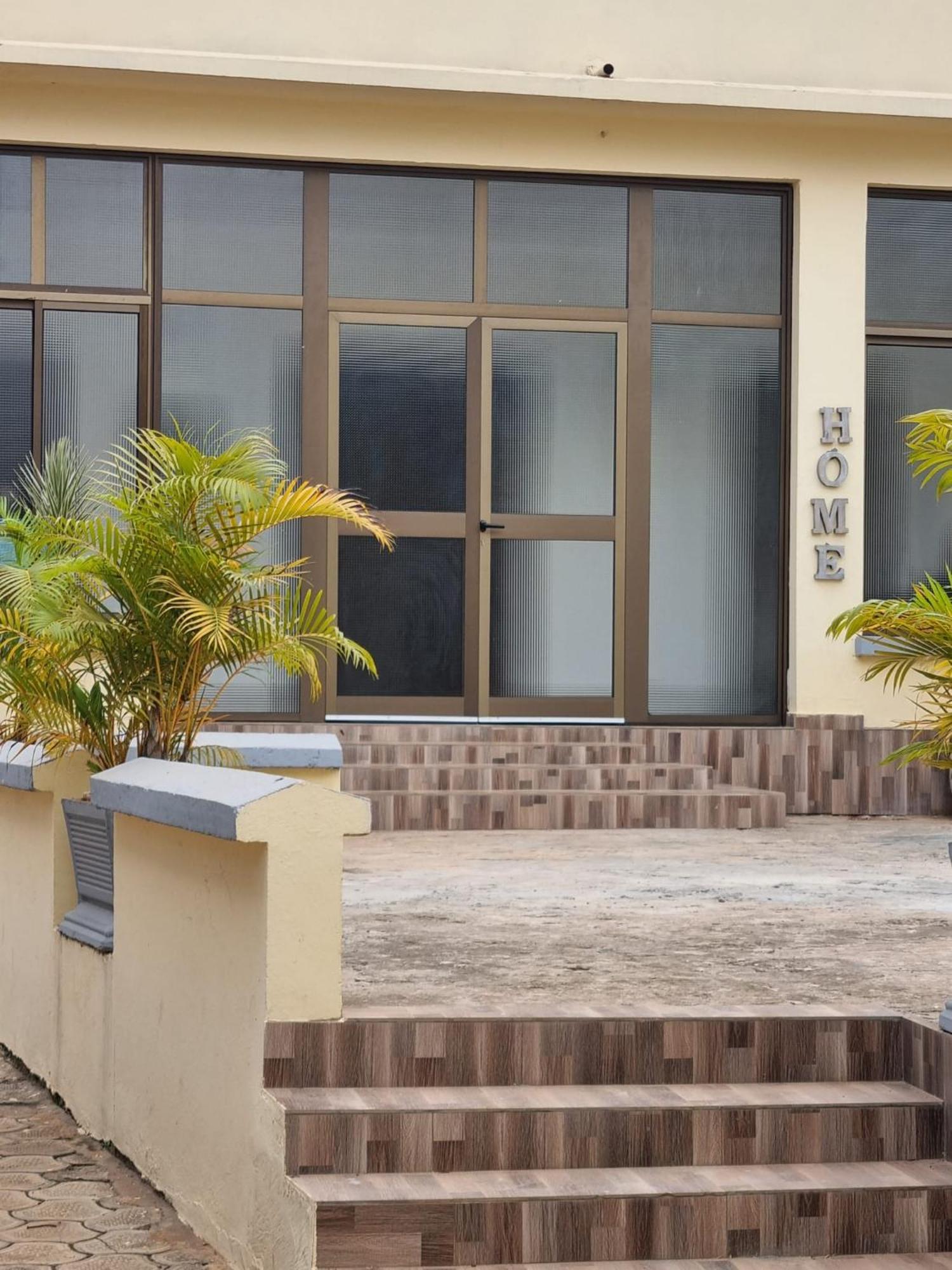 Appart Hotel Mireille Yaoundé Esterno foto