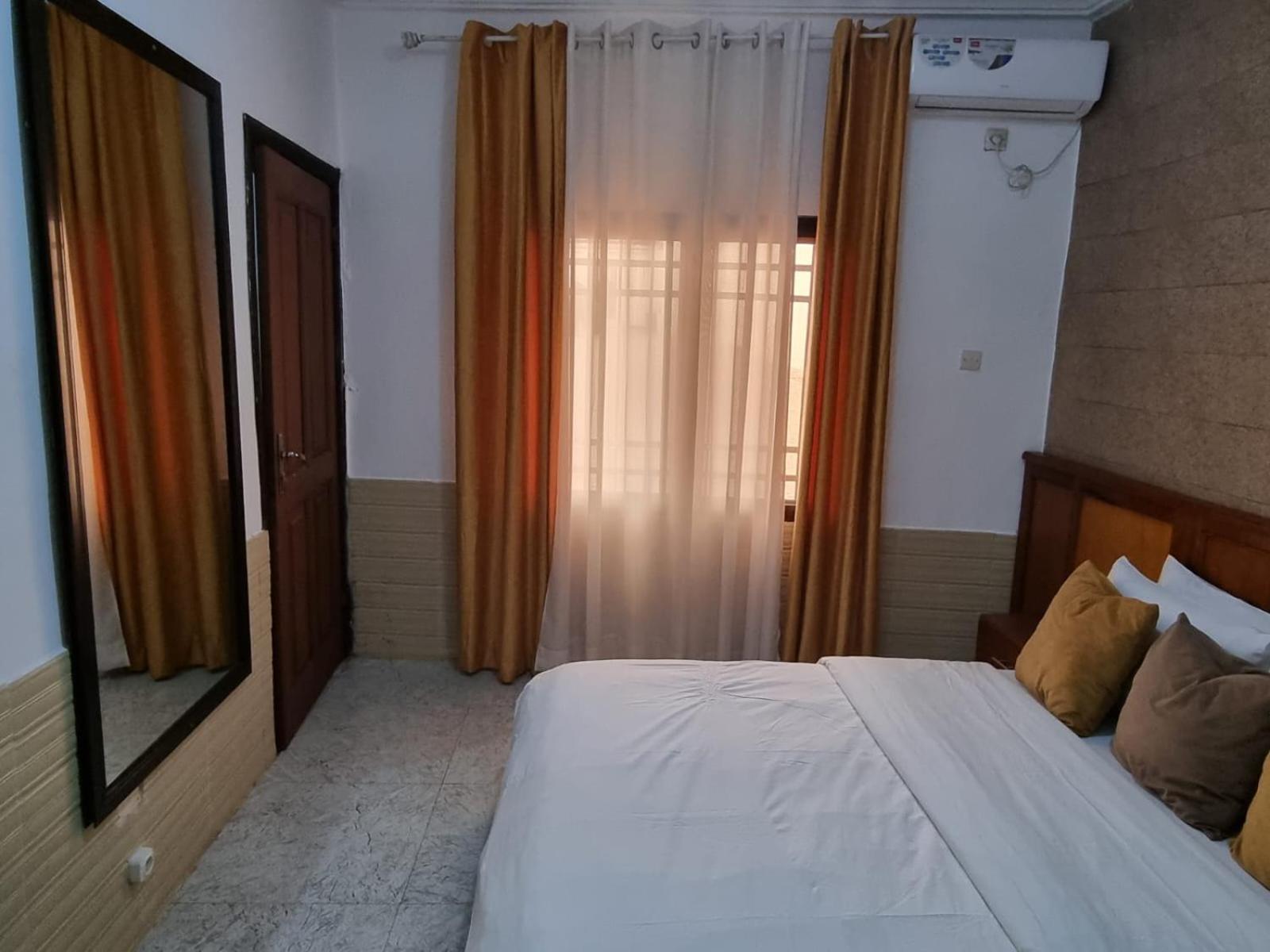 Appart Hotel Mireille Yaoundé Esterno foto