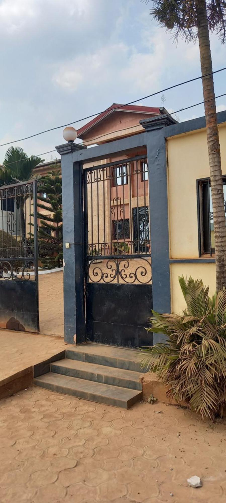 Appart Hotel Mireille Yaoundé Esterno foto