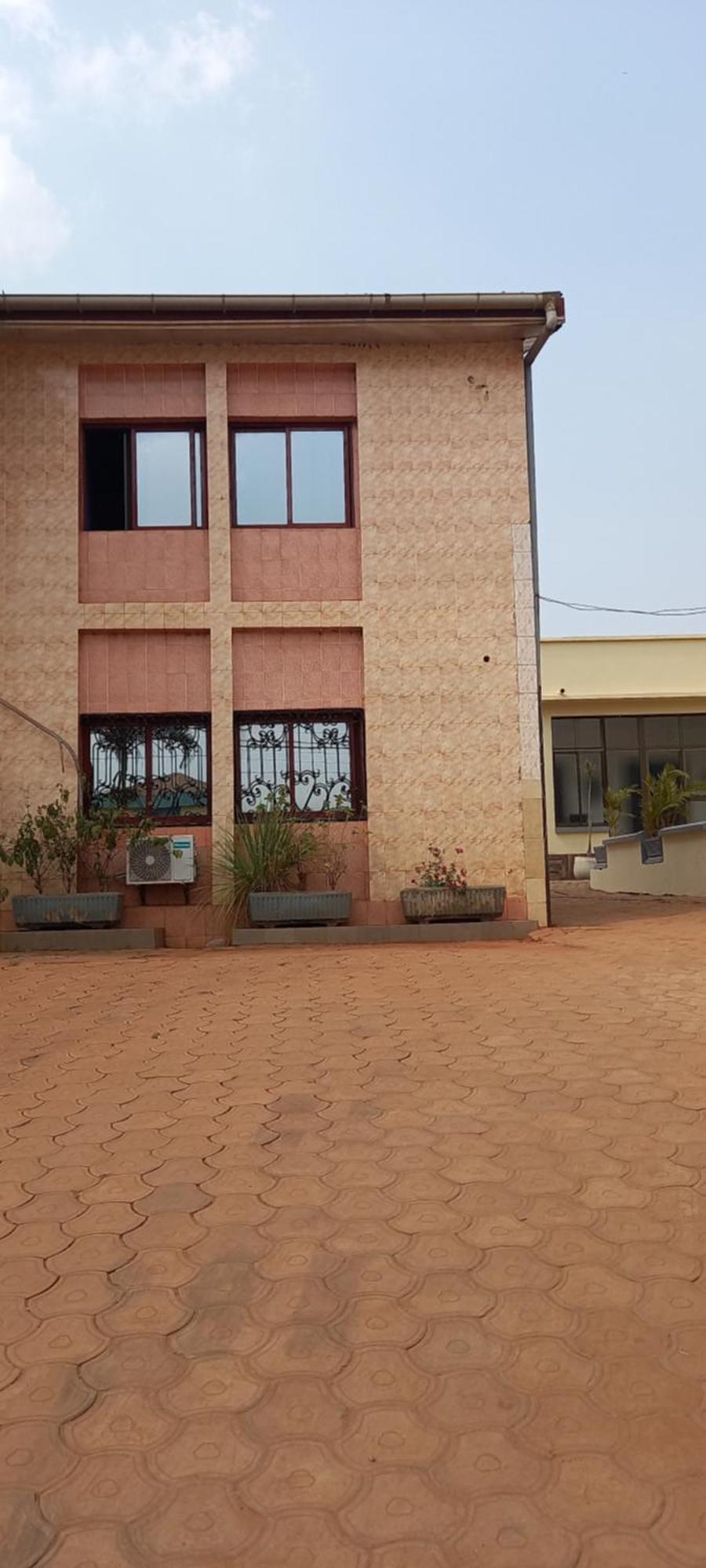 Appart Hotel Mireille Yaoundé Esterno foto
